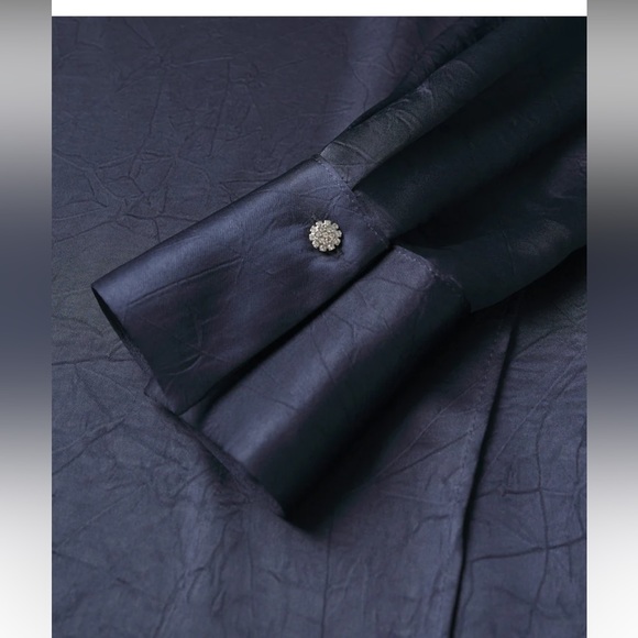 Wrapped satin dress - Picture 4 of 6